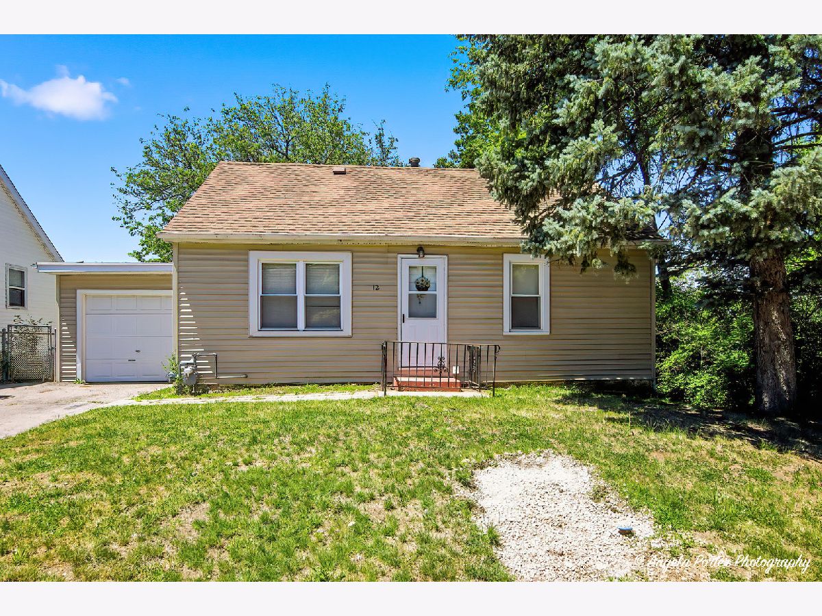  For Sale Fox Lake Illinois, 12 Arlington Lane