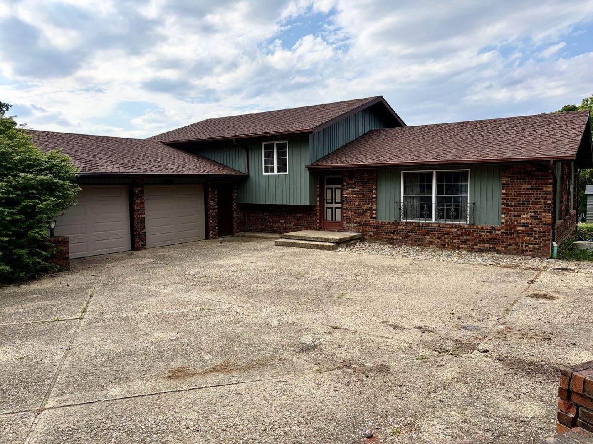  For Sale Clinton Illinois, 8819 Oak Drive