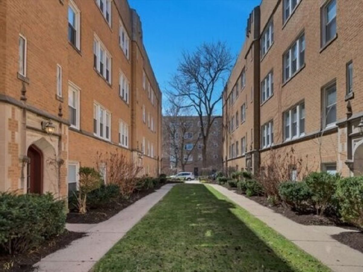  Rented Evanston Illinois, 2537 Prairie