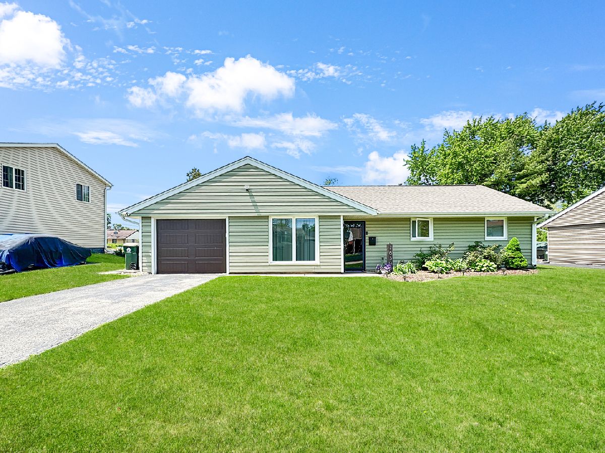  For Rent Woodridge Illinois, 7830 Sprucewood
