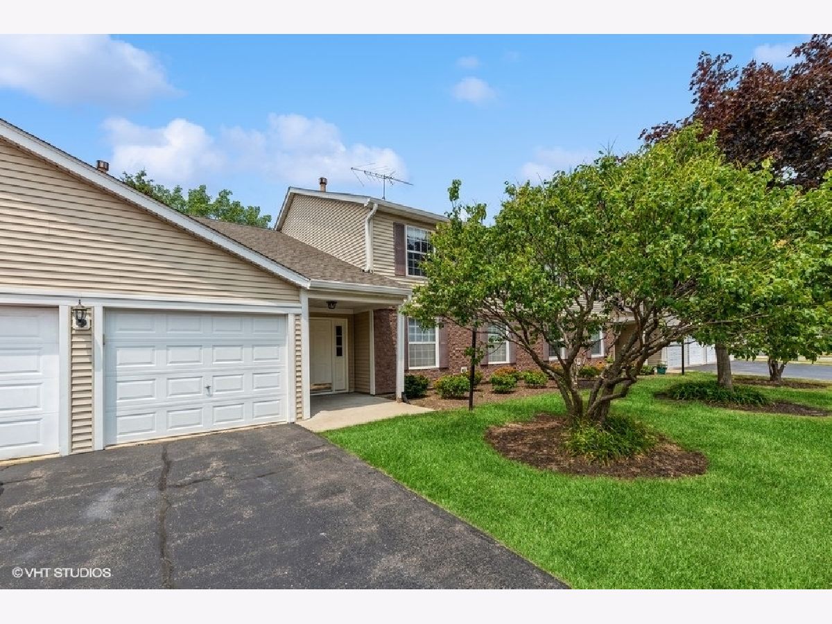  For Rent Bartlett Illinois, 302 Newport