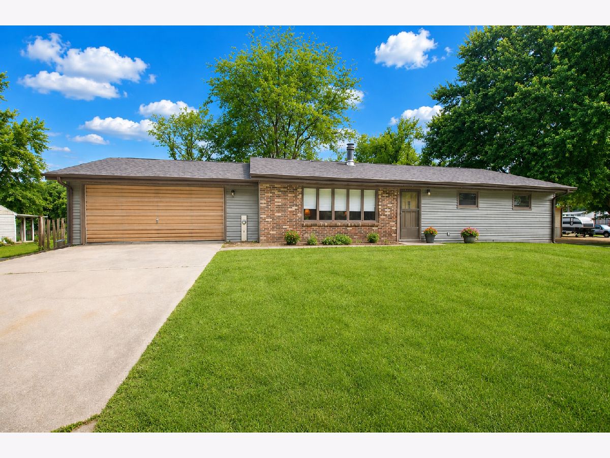  For Sale Dixon Illinois, 5091 Murray Drive