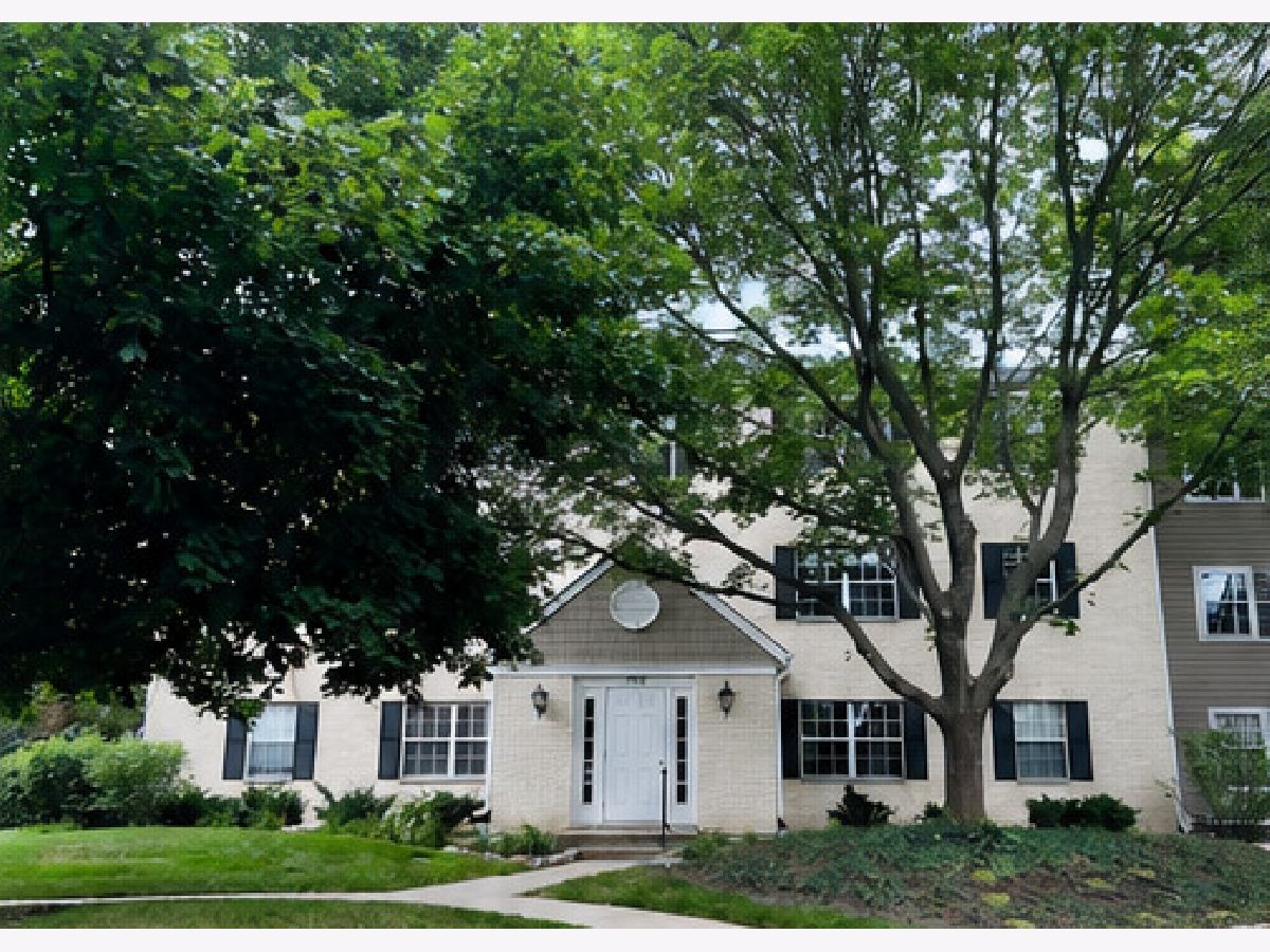  For Sale Libertyville Illinois, 142 Winchester Road