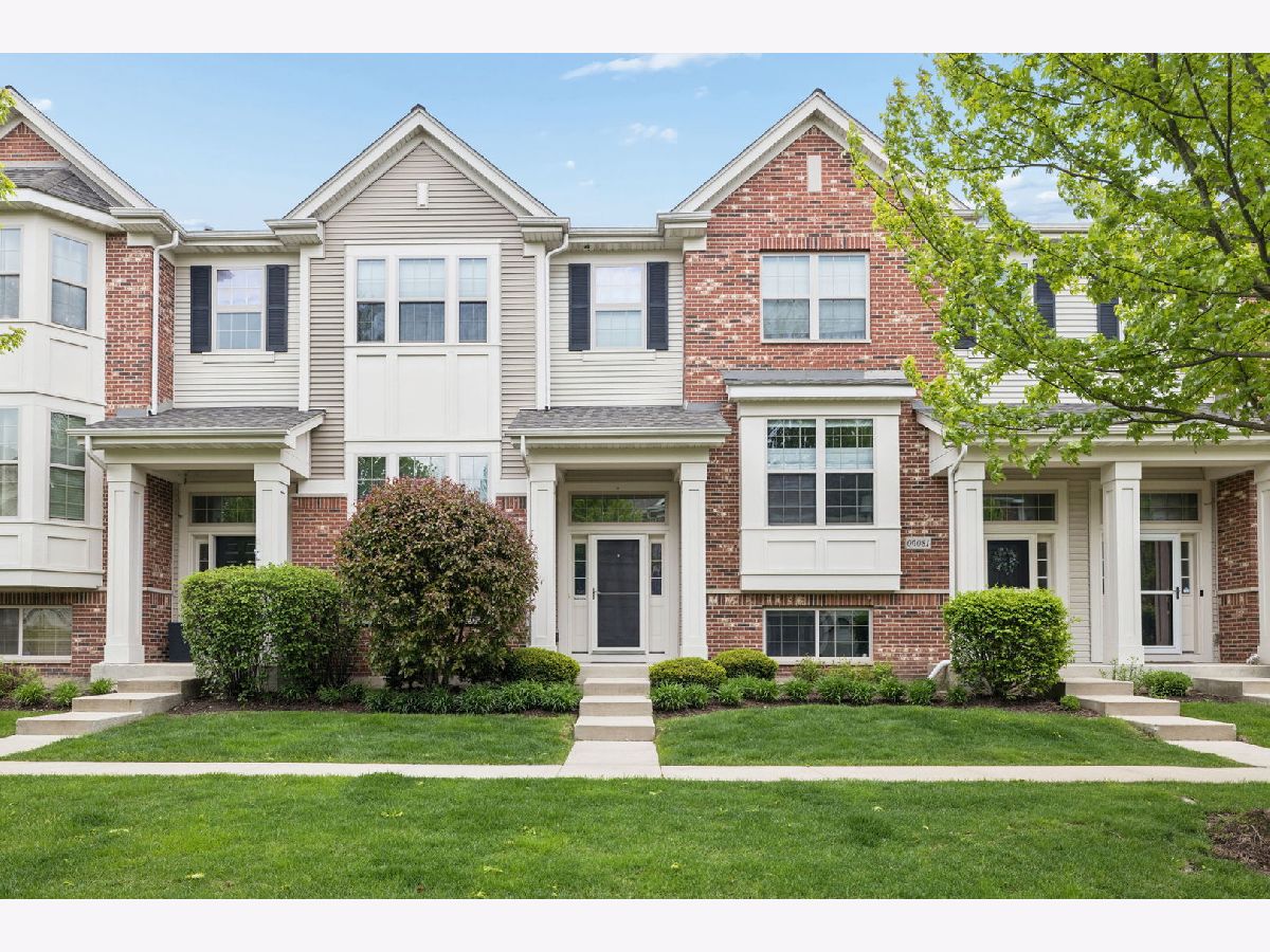 Townhomes For Sale Shelburne Crossing Winfield Illinois, 0N083 Vermont Court