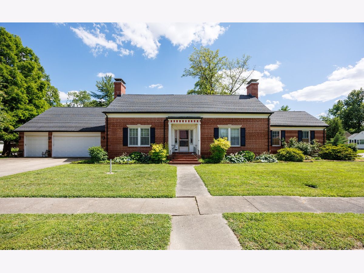  For Sale Salem Illinois, 825 Warmouth Street