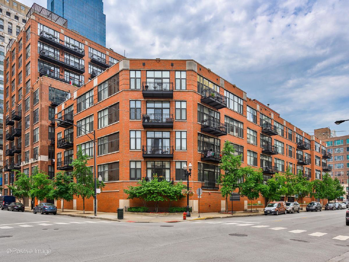 Condominiums For Sale Union Square Lofts Chicago Illinois, 333 Hubbard Street