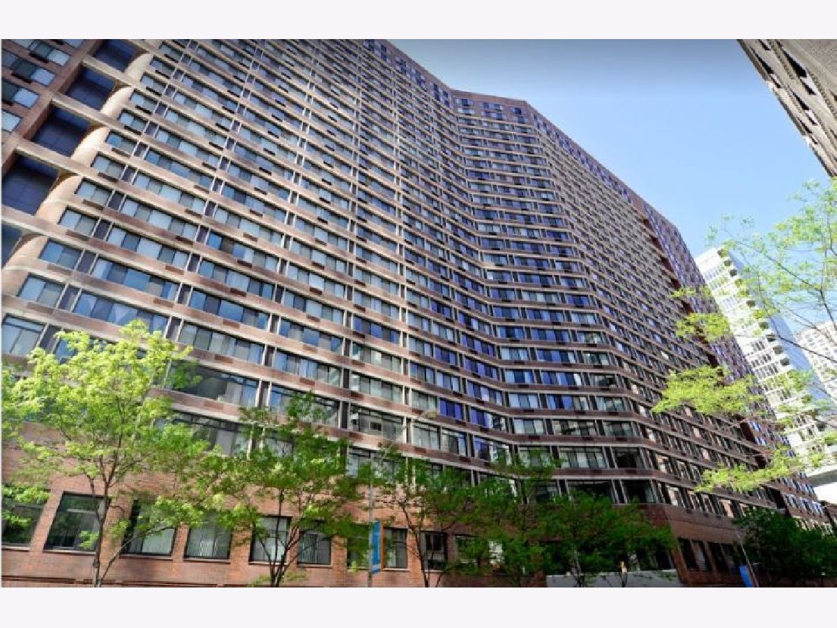 Condominiums For Rent Grand Ohio Chicago Illinois, 211 Ohio