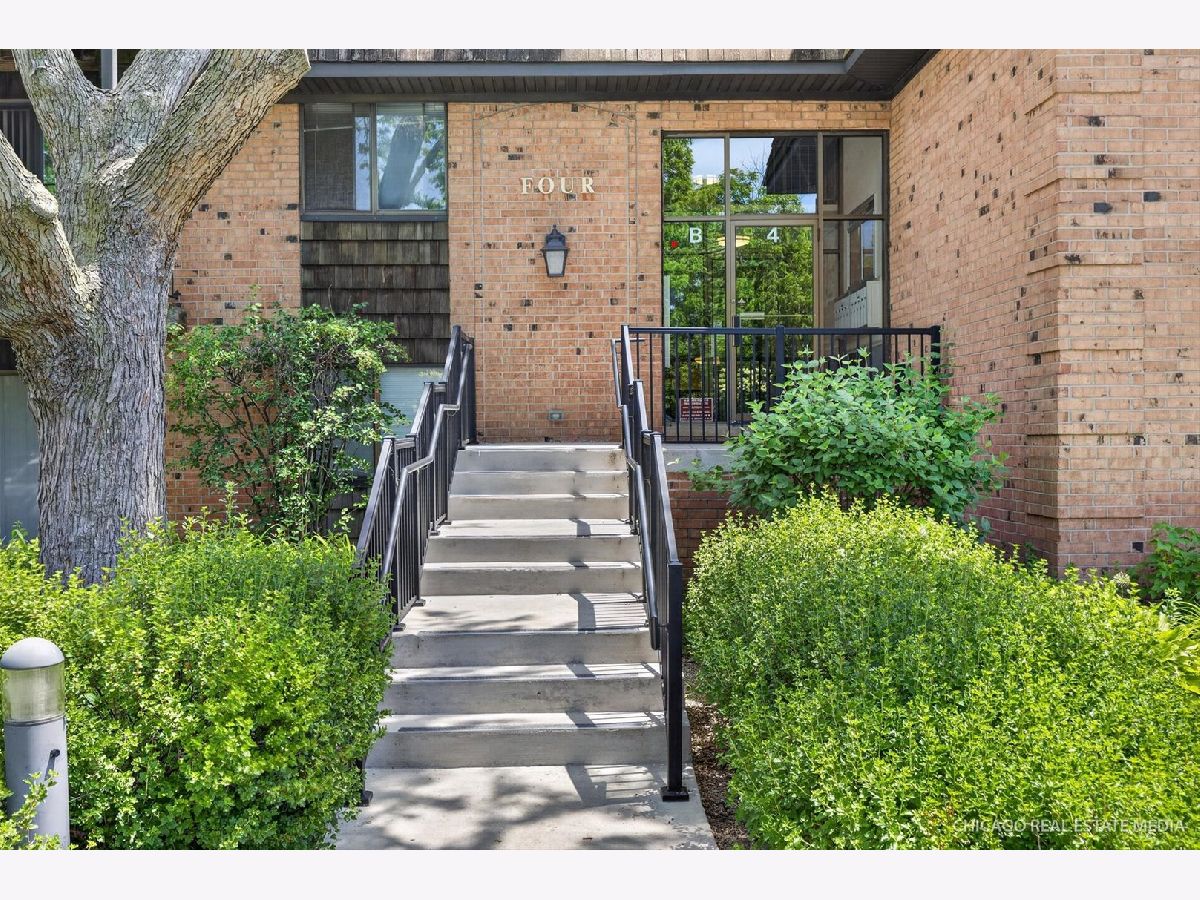  For Sale Buffalo Grove Illinois, 4 Oak Creek Drive