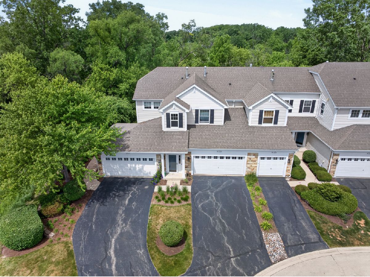  For Sale Island Lake Illinois, 4323 Blue Iris Court