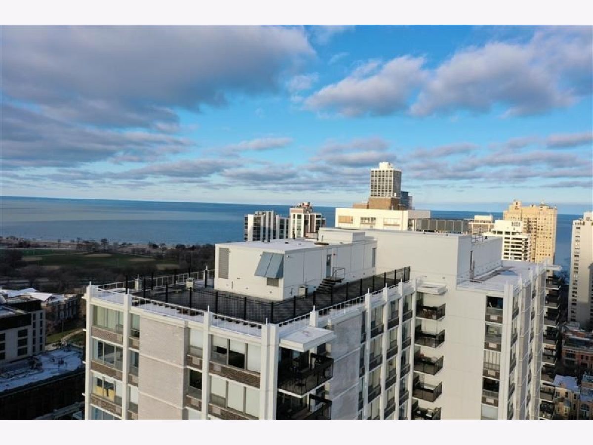 Condos & Townhomes For Sale Sandburg Village Chicago Illinois, 1460 Sandburg Terrace