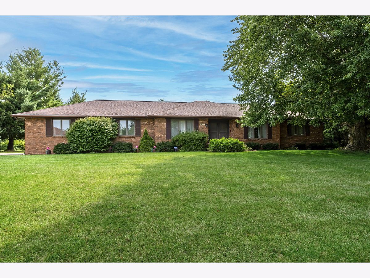 Homes For Sale Carriage Place Estates Bettendorf Iowa, 1151 Carriage Place Drive