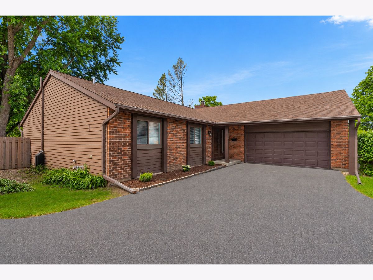  For Sale Roselle Illinois, 743 Parkview Court