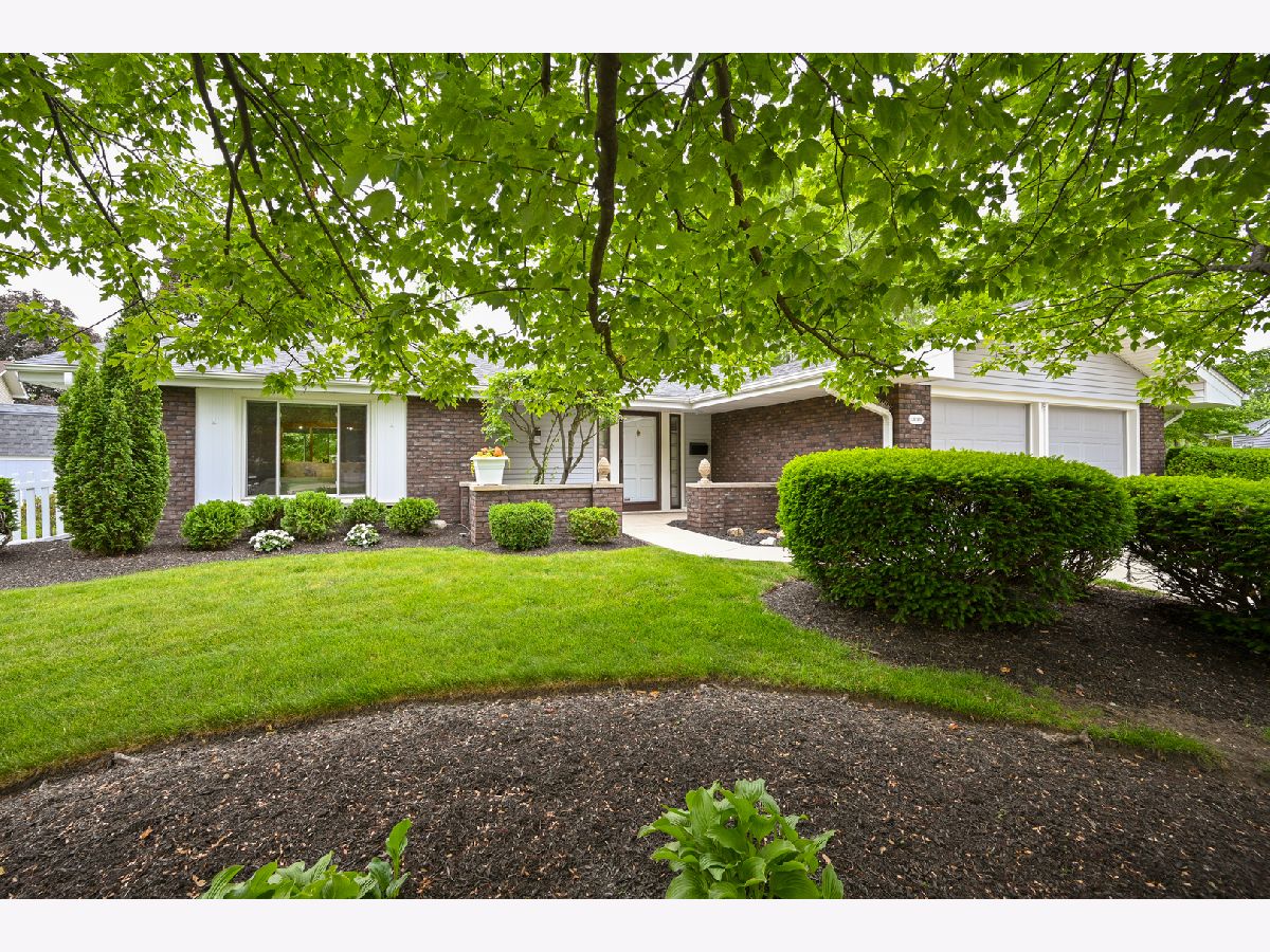 Homes For Sale Foxcroft Glen Ellyn Illinois, 23W303 Cambridge Court