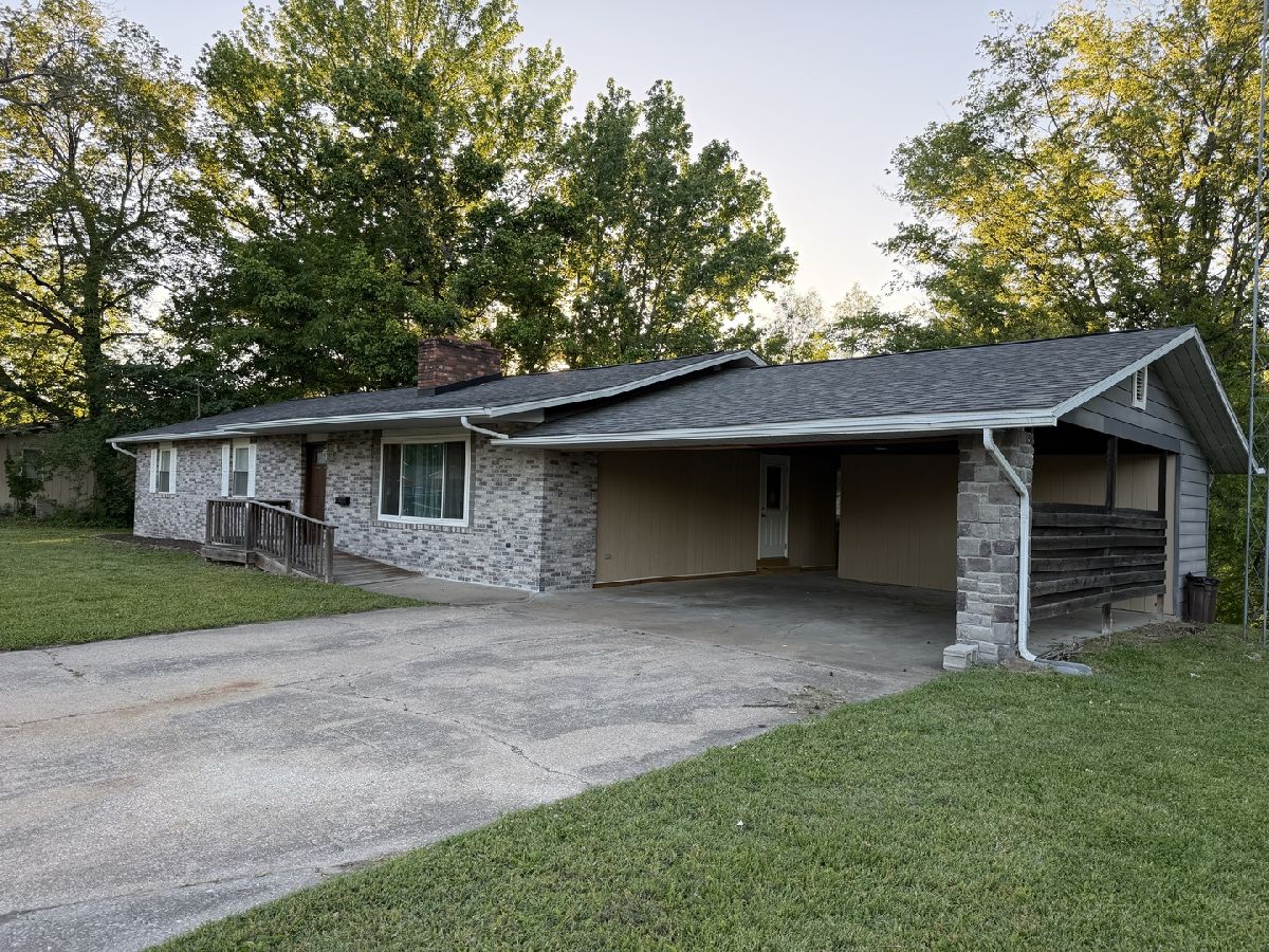  For Sale Murphysboro Illinois, 1612 Shomaker Drive