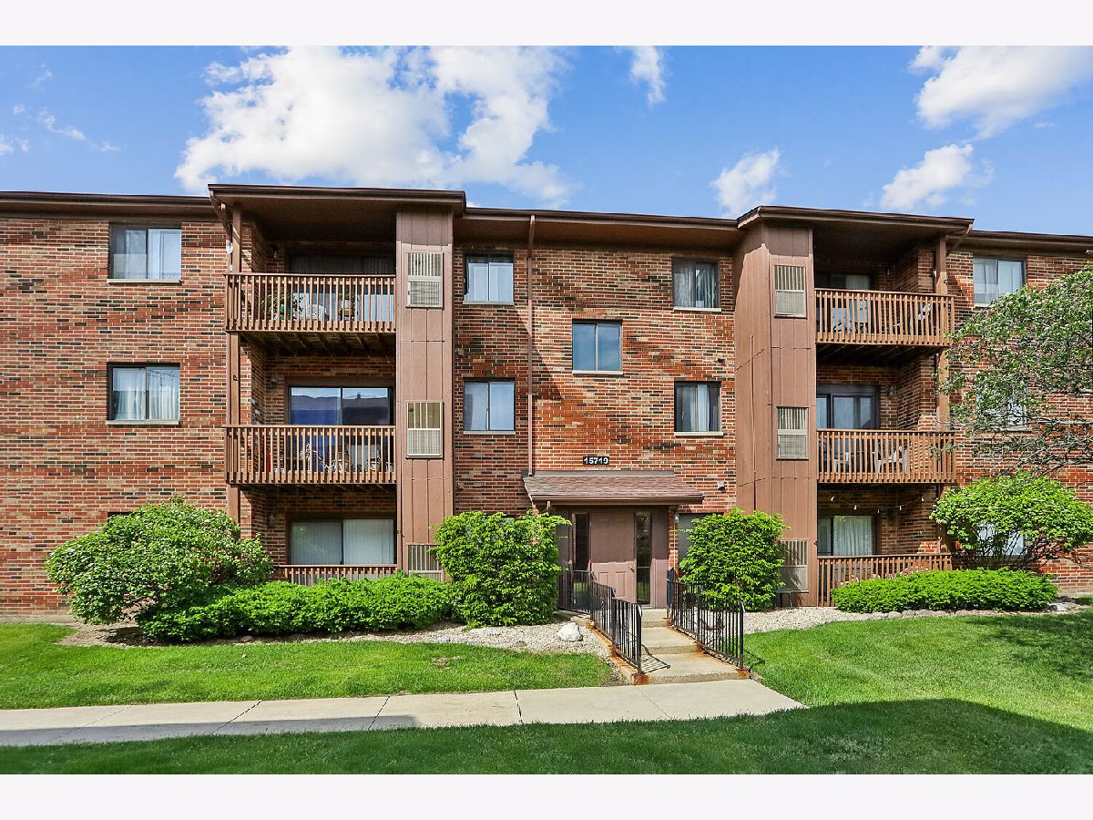  For Sale Oak Forest Illinois, 15719 Peggy Lane