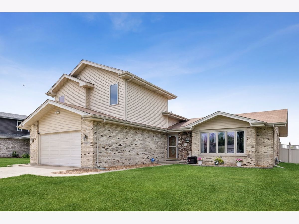 Homes For Sale Andrew Highlands Tinley Park Illinois, 17218 Shetland Drive