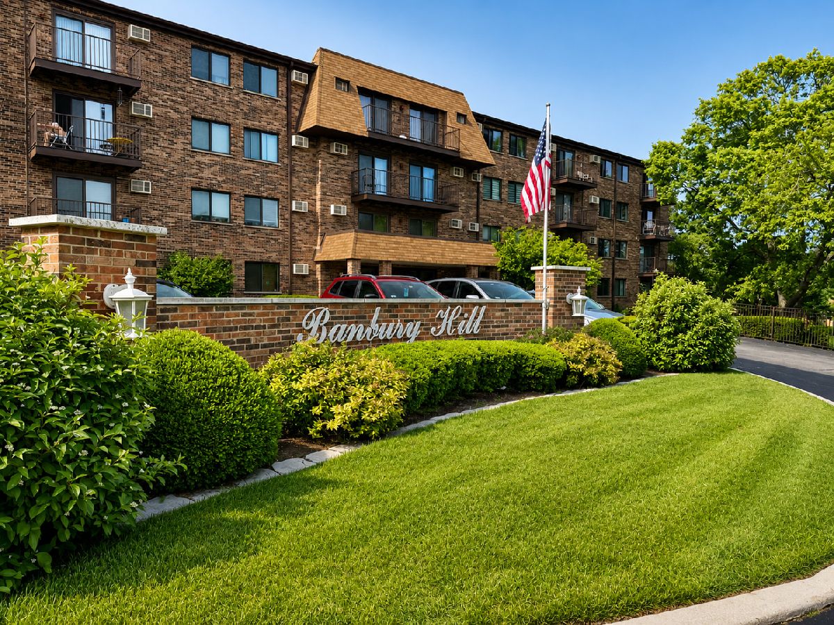 Condominiums Sold Banbury Hill Chicago Illinois, 6800 Raven