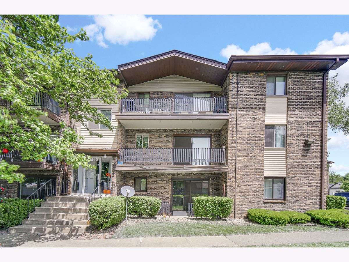  For Sale Crestwood Illinois, 13540 Lawler Avenue