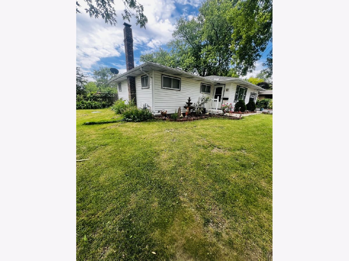  For Sale Kankakee Illinois, 3858 Lakeview Drive
