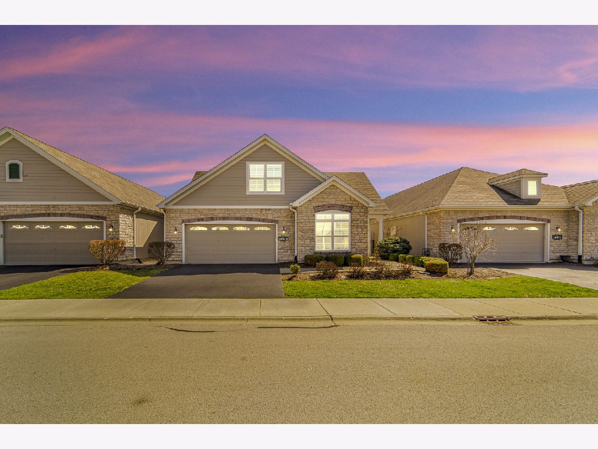 Townhomes & Condos & Homes For Rent Villas At Fox Run Plainfield Illinois, 16519 S Fox Run
