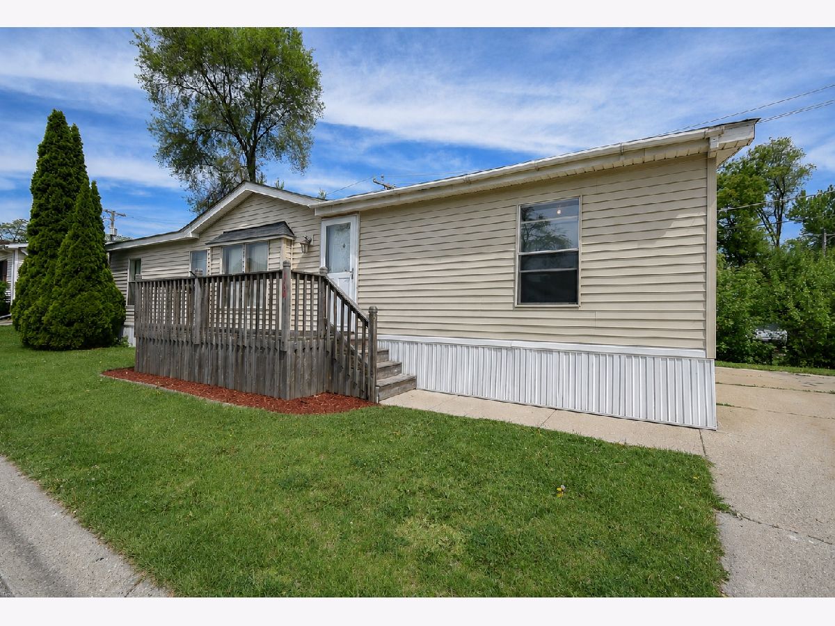  For Sale Beach Park Illinois, 38703 Sheridan Road