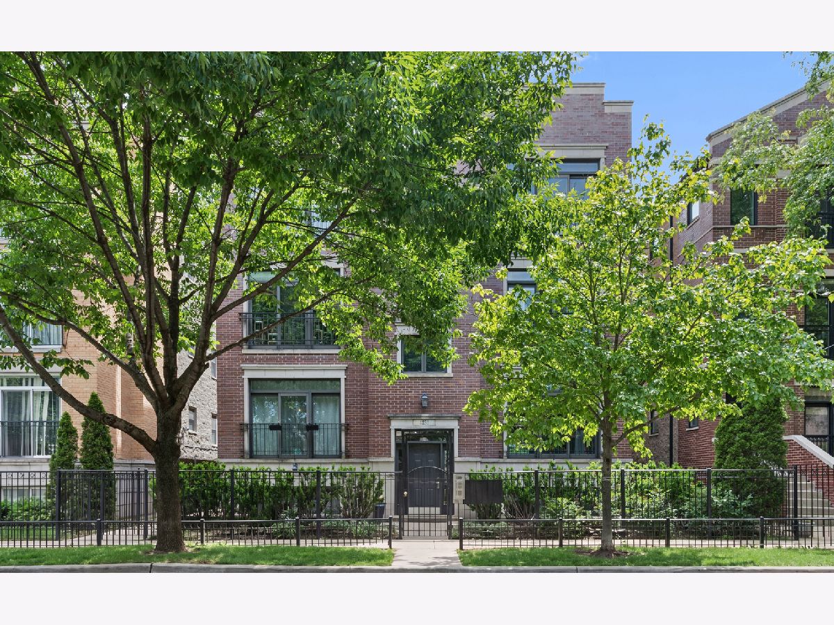  For Sale Chicago Illinois, 4831 Winthrop Avenue