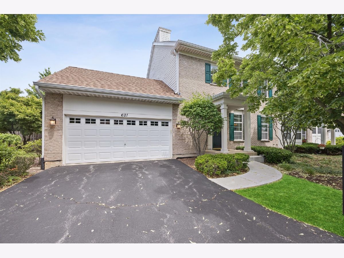  For Sale Carol Stream Illinois, 621 Dunhill Lane