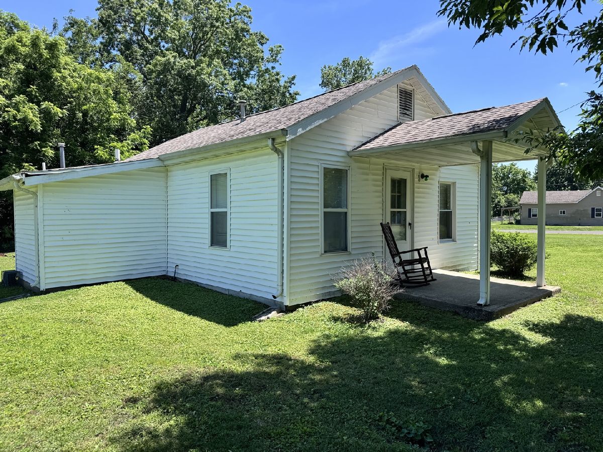  For Sale Salem Illinois, 900 Rotan Street