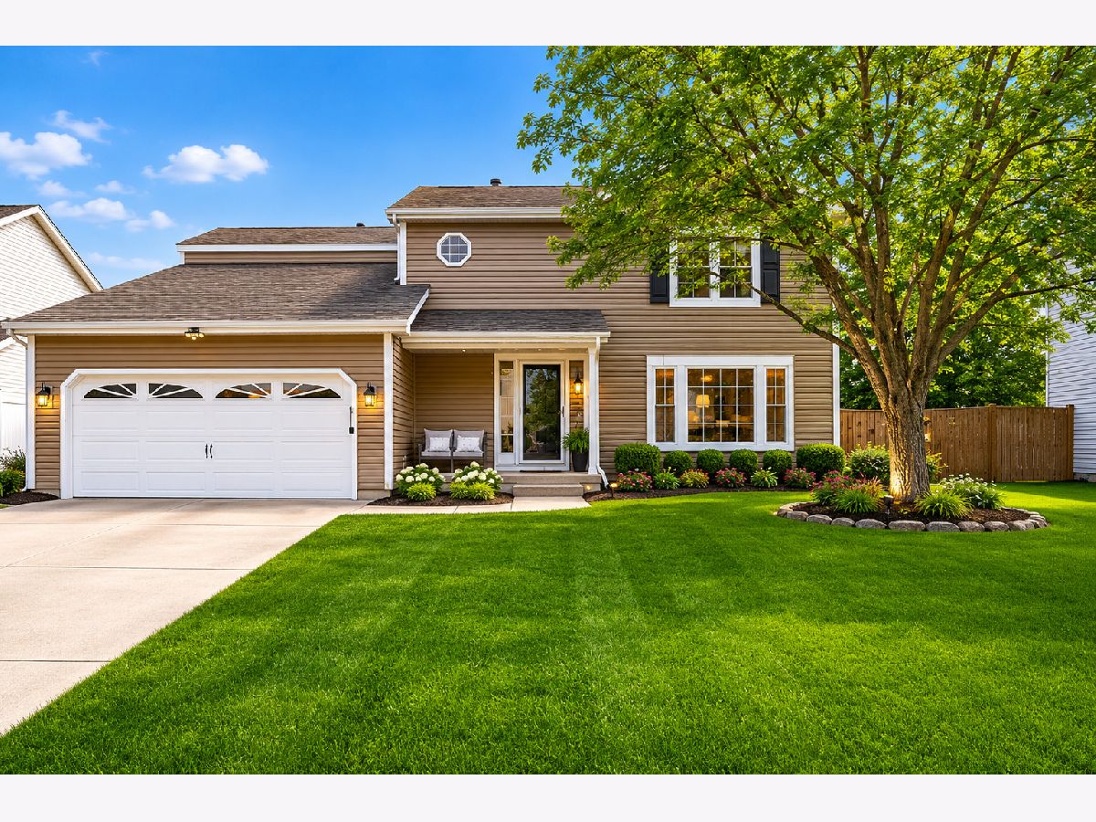  For Sale Crystal Lake Illinois, 684 Regent Drive