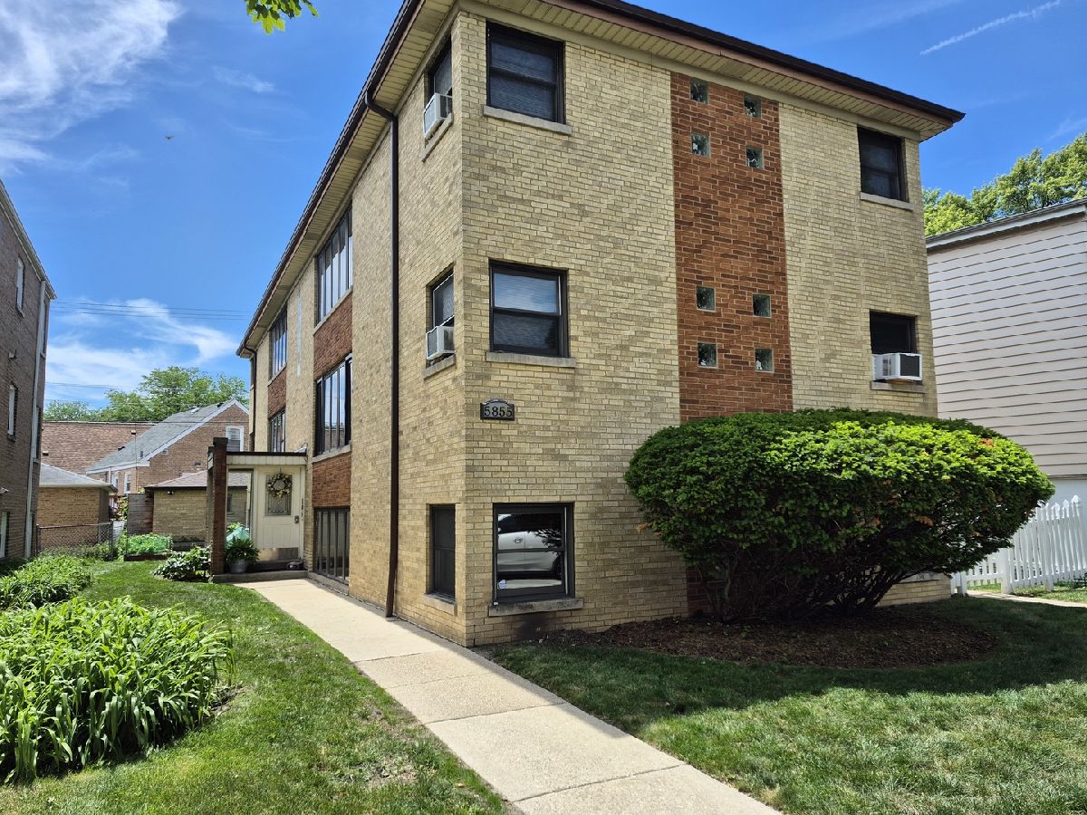  Rented Chicago Illinois, 5855 Higgins