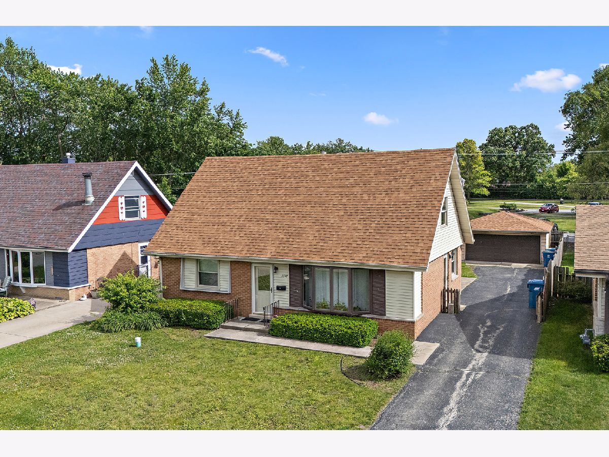  For Sale Crestwood Illinois, 5547 Fairway Drive