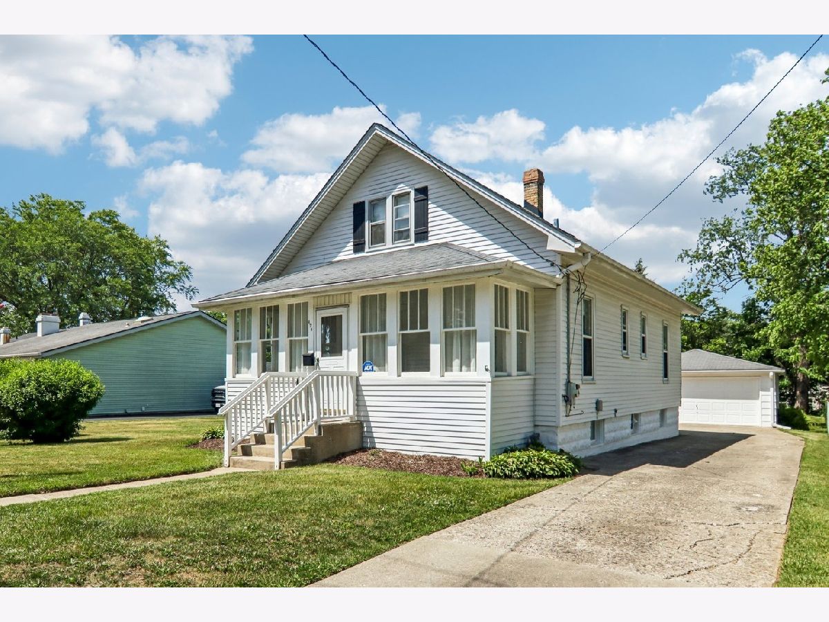  For Sale Mundelein Illinois, 470 Prairie Avenue