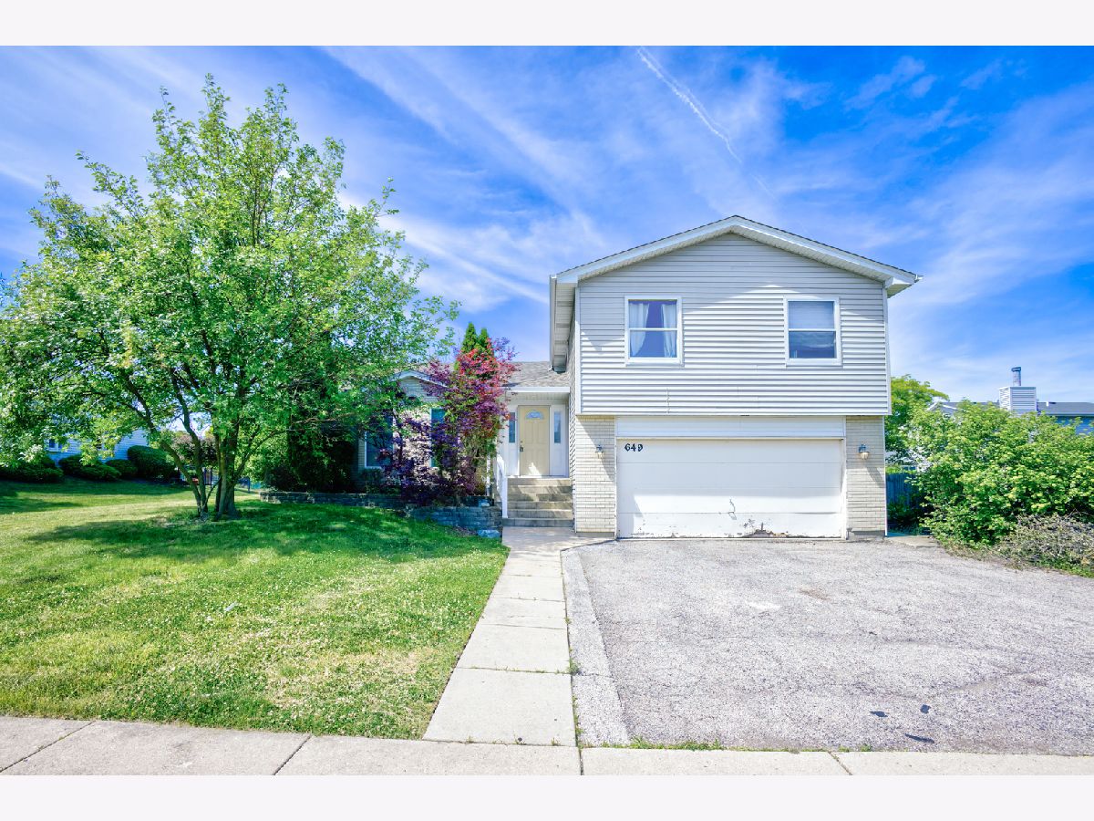  For Sale Carol Stream Illinois, 649 Hiawatha Drive