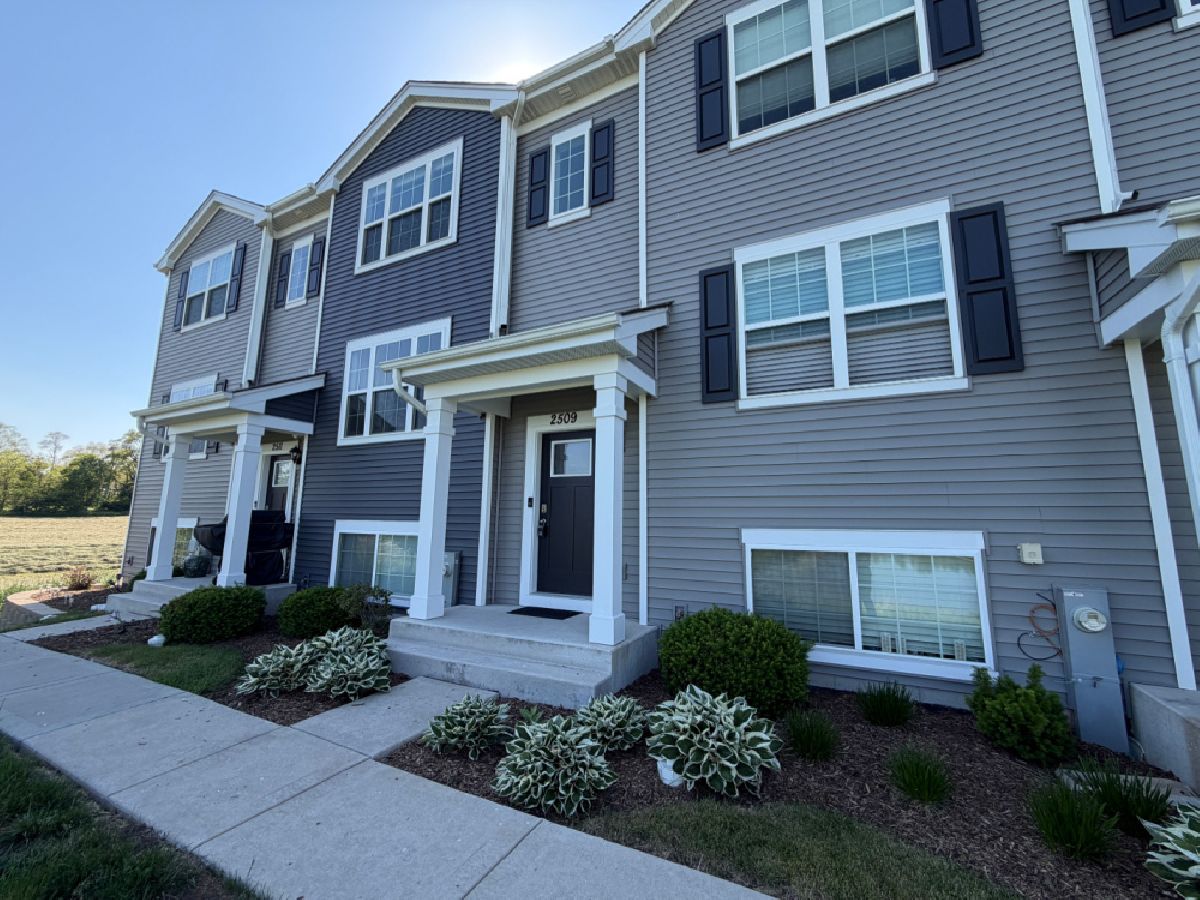  Rented Pingree Grove Illinois, 2509 Bella