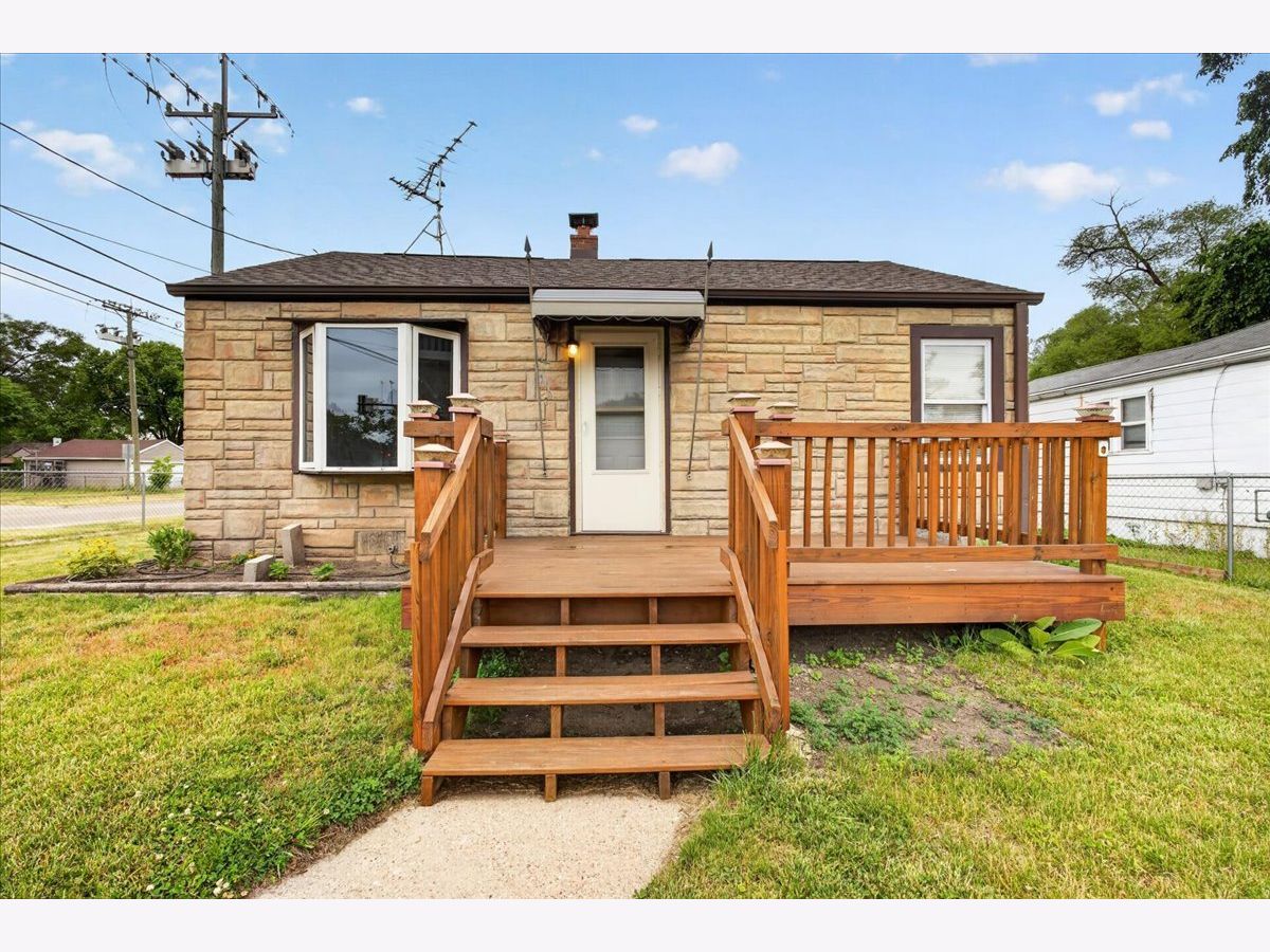  For Sale Machesney Park Illinois, 302 Harlem Road