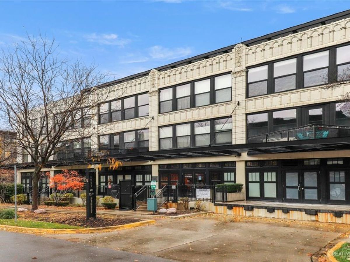 Condominiums For Rent University Commons Chicago Illinois, 1111 15th