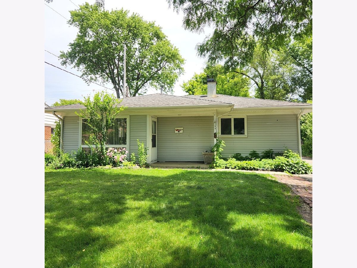 Homes For Sale Dunhurst Wheeling Illinois, 193 Dennis Road