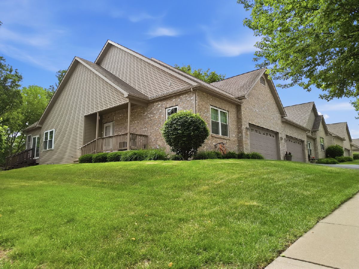  For Sale Dixon Illinois, 1676 Overlook Drive