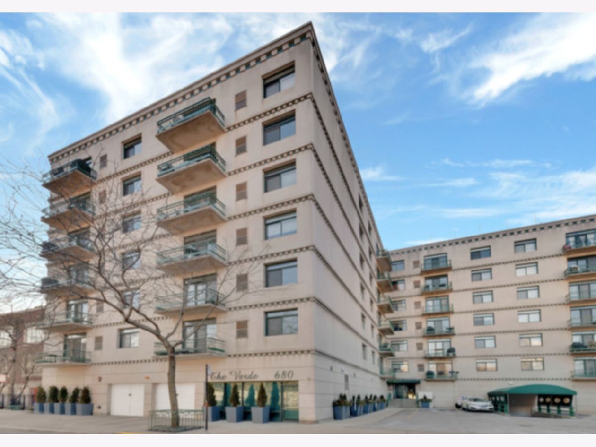 Condominiums For Rent The Verde Chicago Illinois, 680 Green