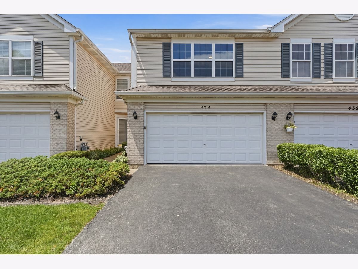  For Sale Crystal Lake Illinois, 434 Windham Cove Drive