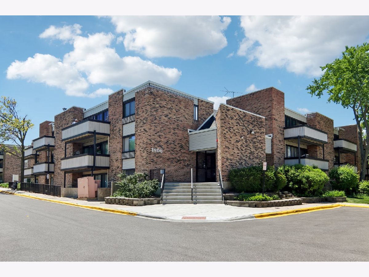  For Sale Schaumburg Illinois, 1806 Hemlock Place
