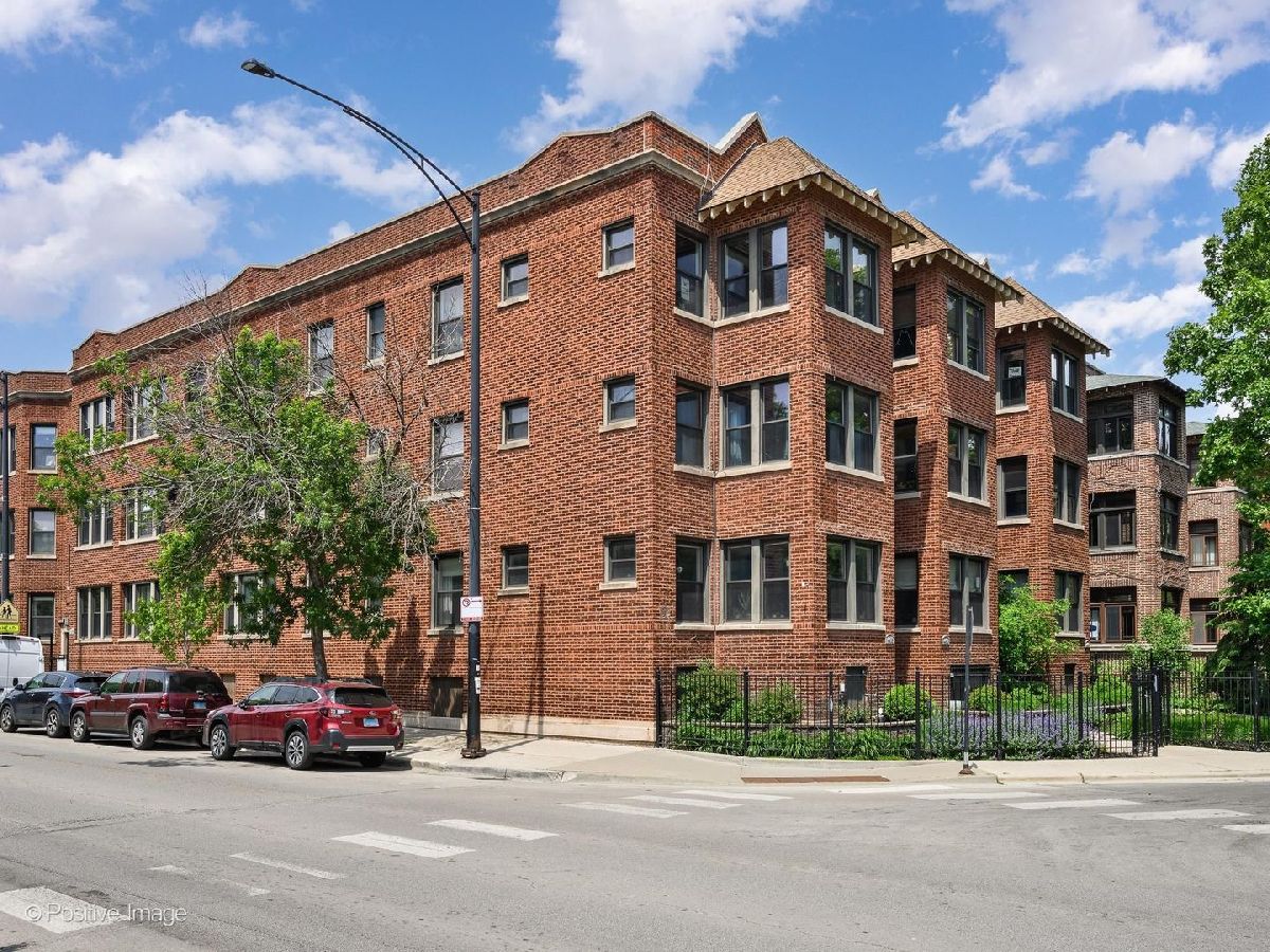  For Sale Chicago Illinois, 1310 Montrose Avenue