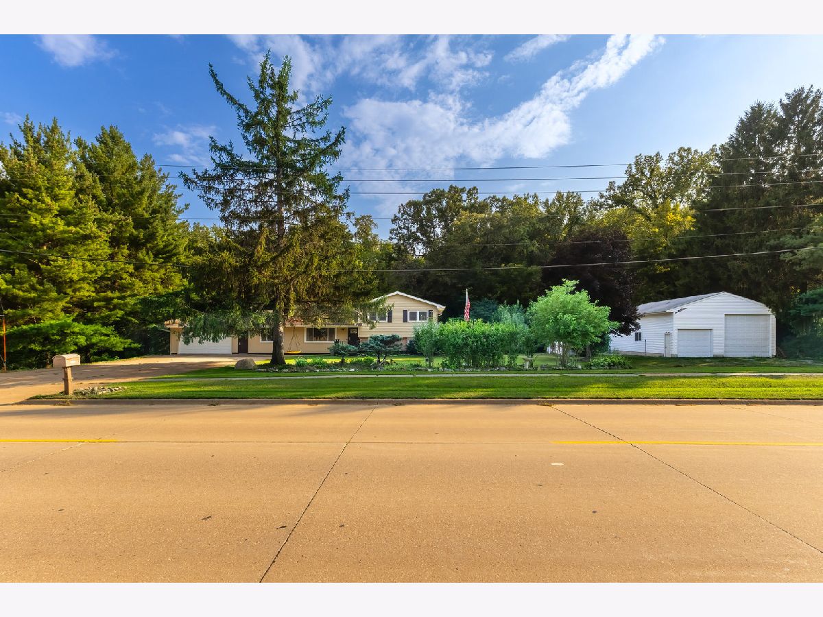  For Sale Bettendorf Iowa, 6655 Crow Creek Road