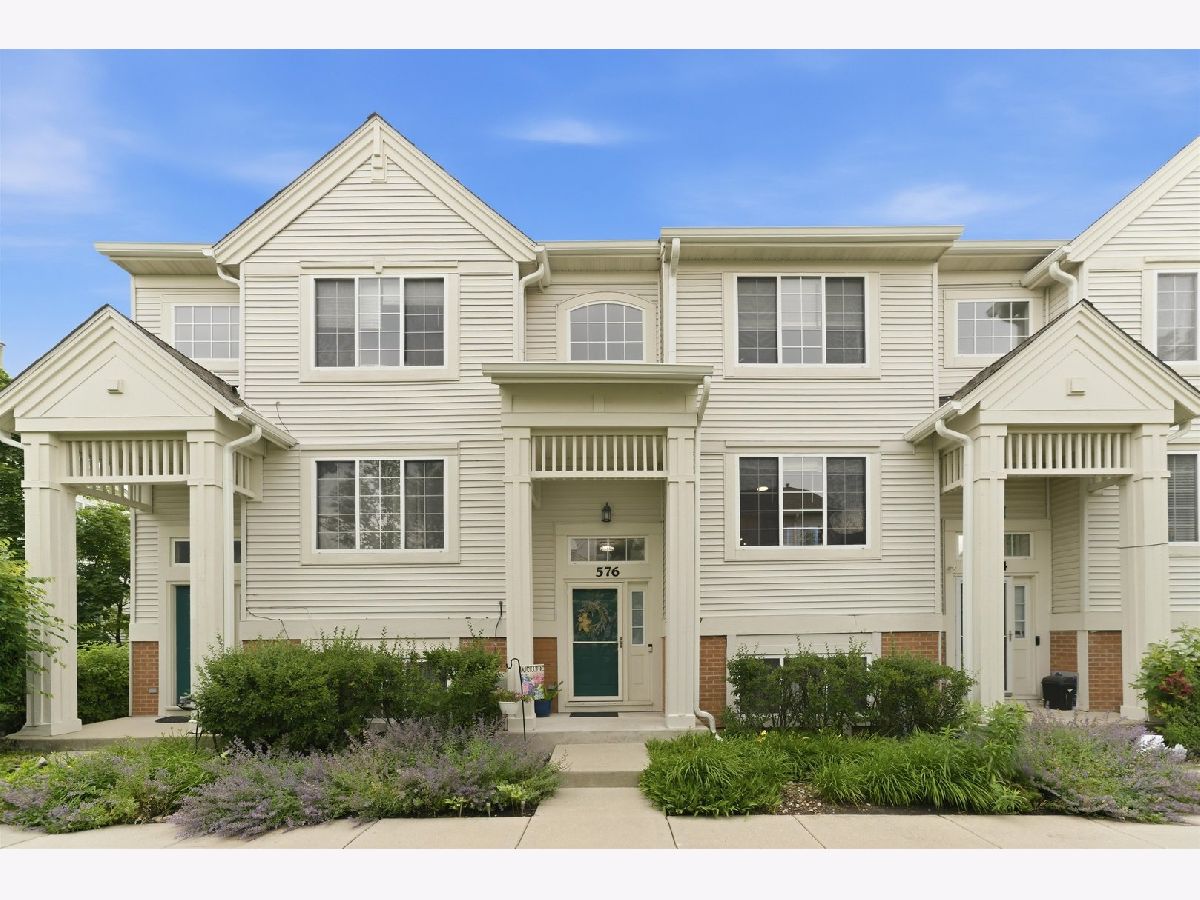  For Sale Round Lake Illinois, 576 Rosehall Lane