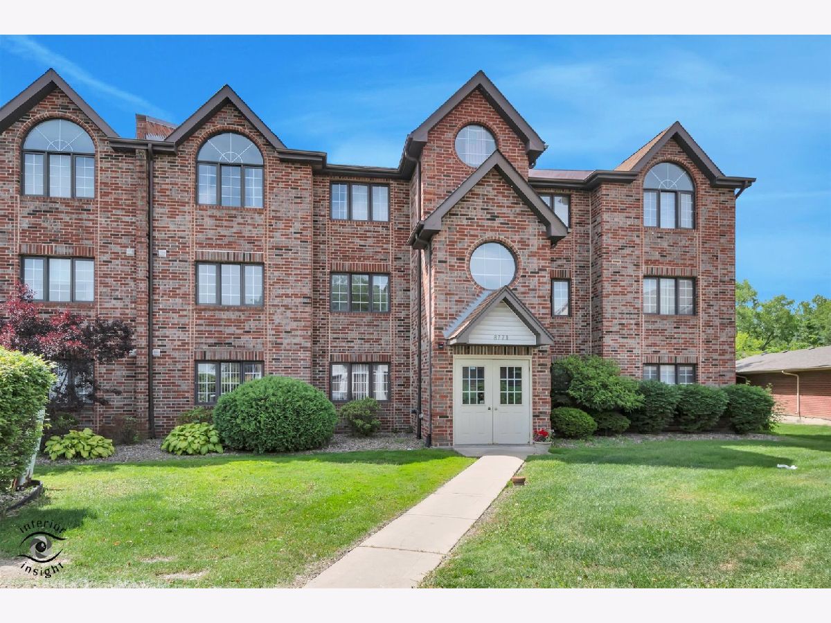  For Sale Palos Hills Illinois, 8771 Waterfront Drive