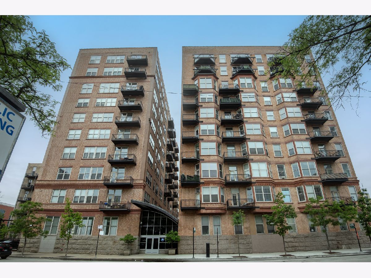 Condominiums For Rent Clinton Complex Chicago Illinois, 500 Clinton