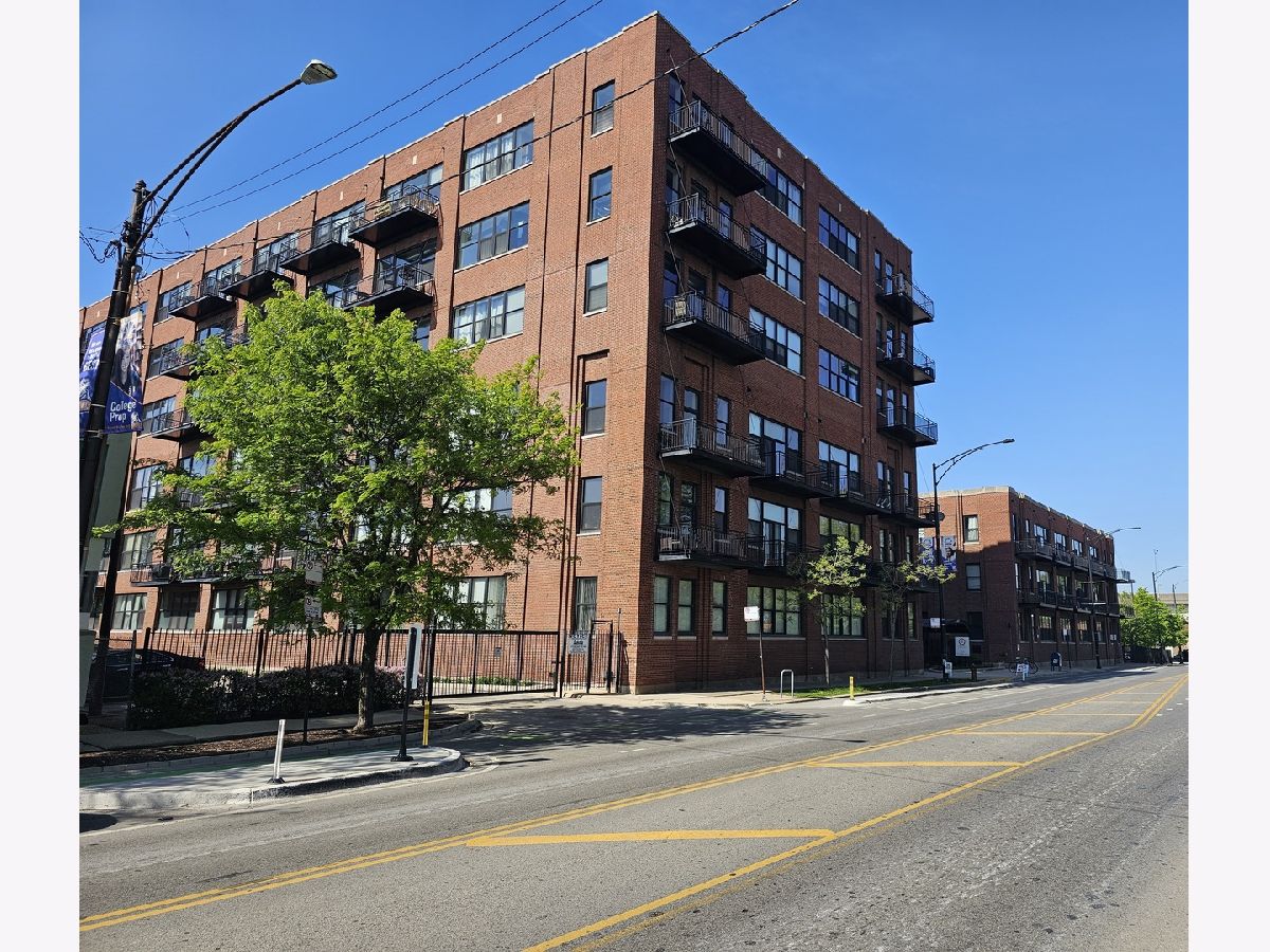  For Sale Chicago Illinois, 2323 Pershing Road