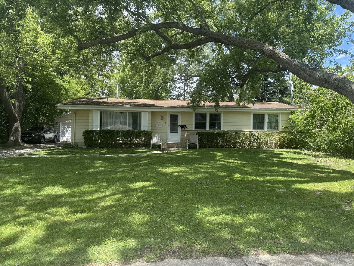  For Sale Deerfield Illinois, 1215 Parkside Lane
