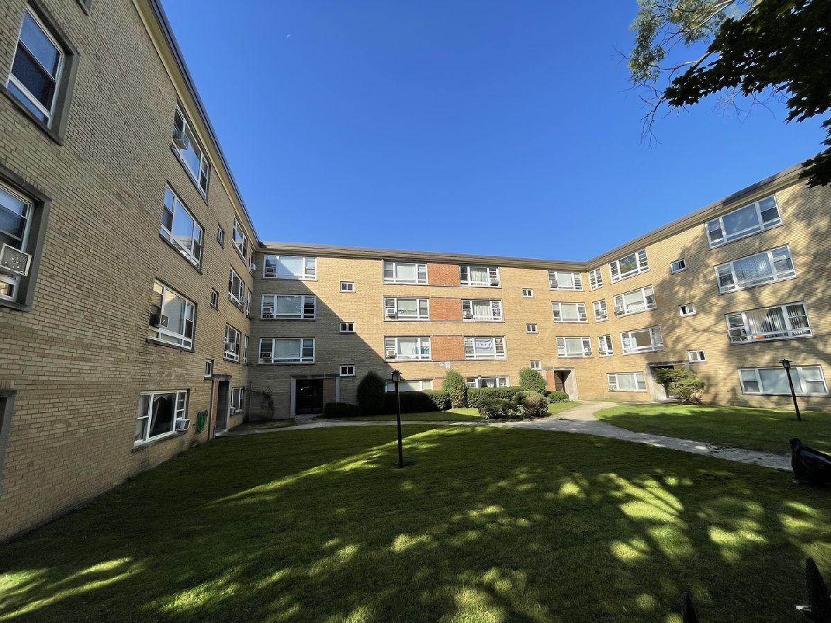  Rented Chicago Illinois, 6106 Damen