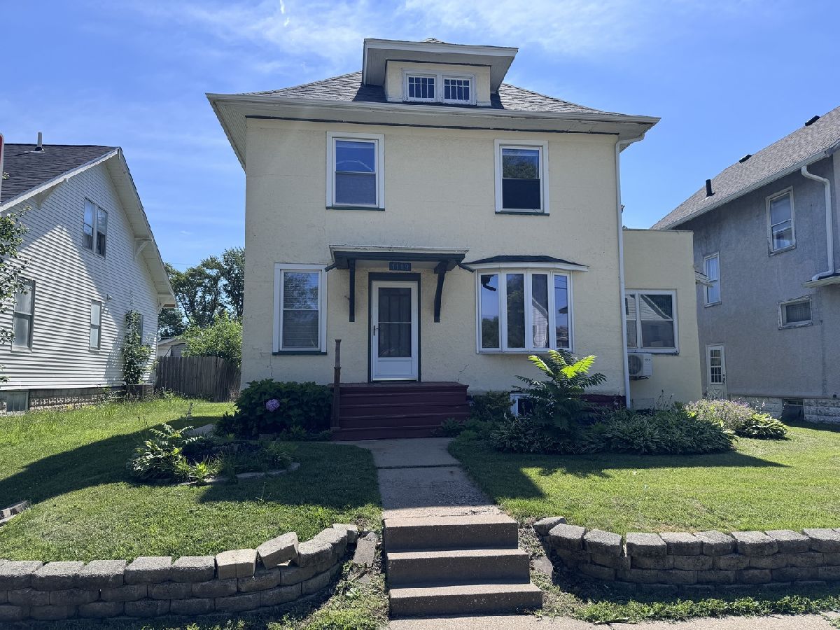 Homes For Sale Stadium Hill Rock Island Illinois, 1119 38th Street